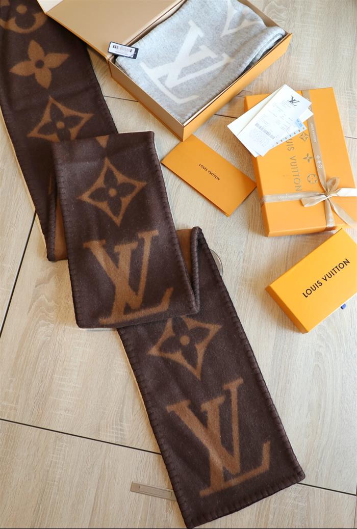 2026116111057389 240